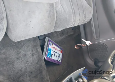 2001 Chevrolet Impala z USA, uszkodzony, nr VIN 2G1WF52E019372937